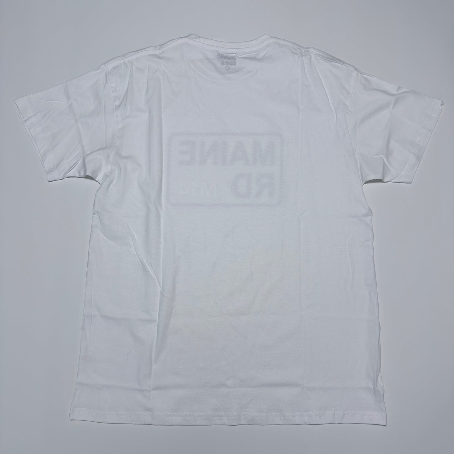 White Maine Rd Street Sign '3D' T-Shirt